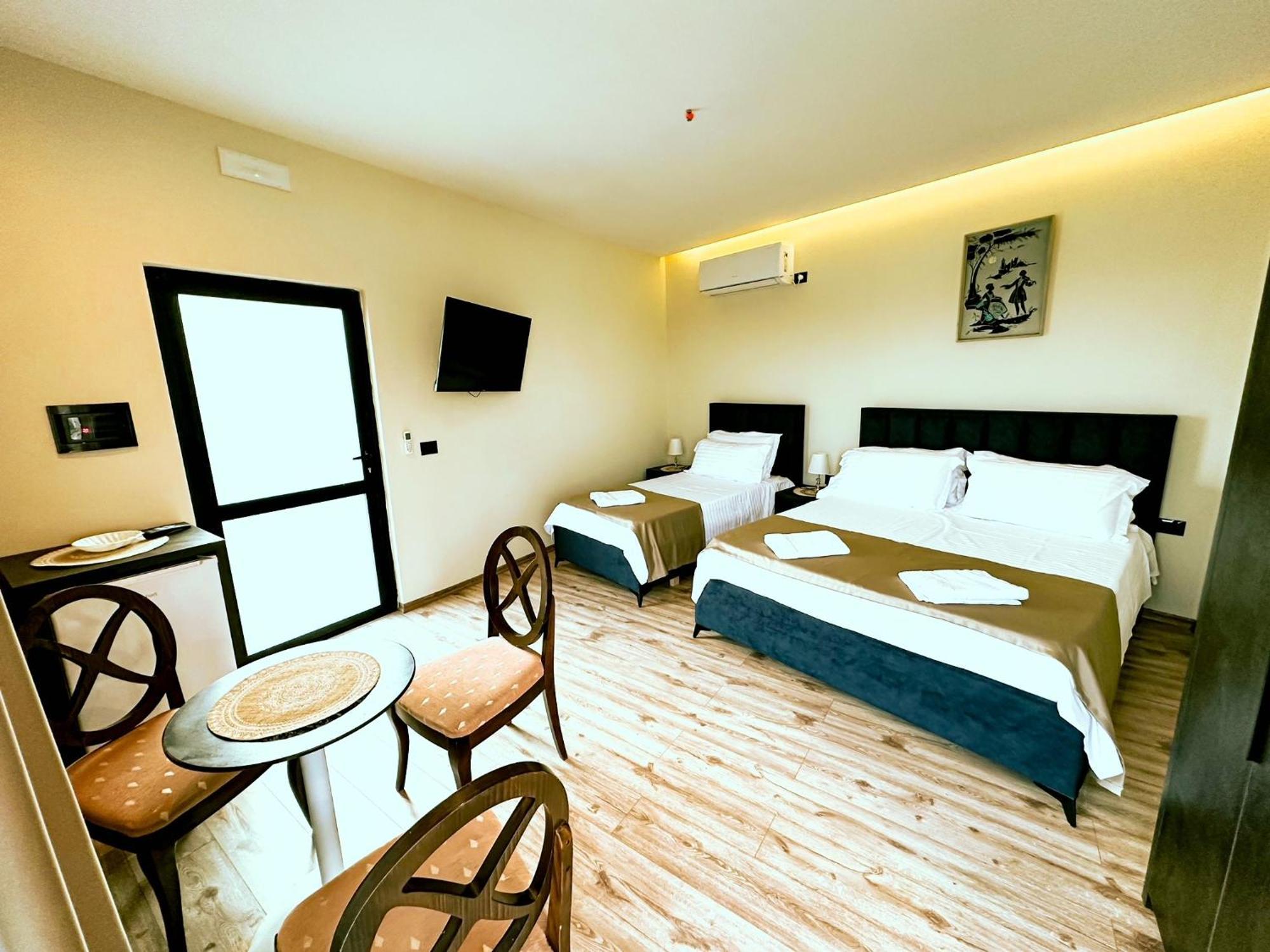 Hotel Iliria Canaj Extérieur photo
